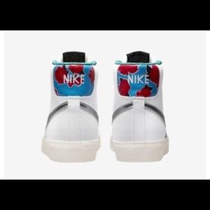 BRAND NEW Nike blazers!!